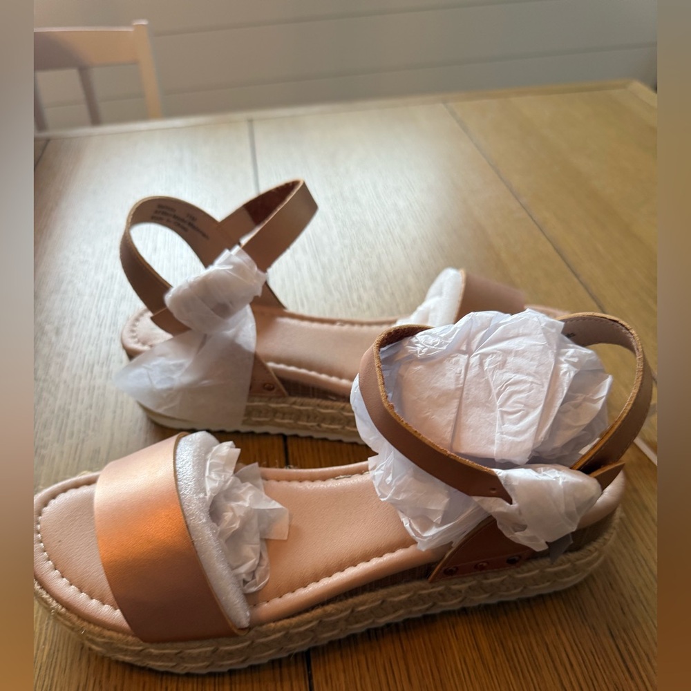 Cushionaire Melissa sandals - Picture 6 of 10